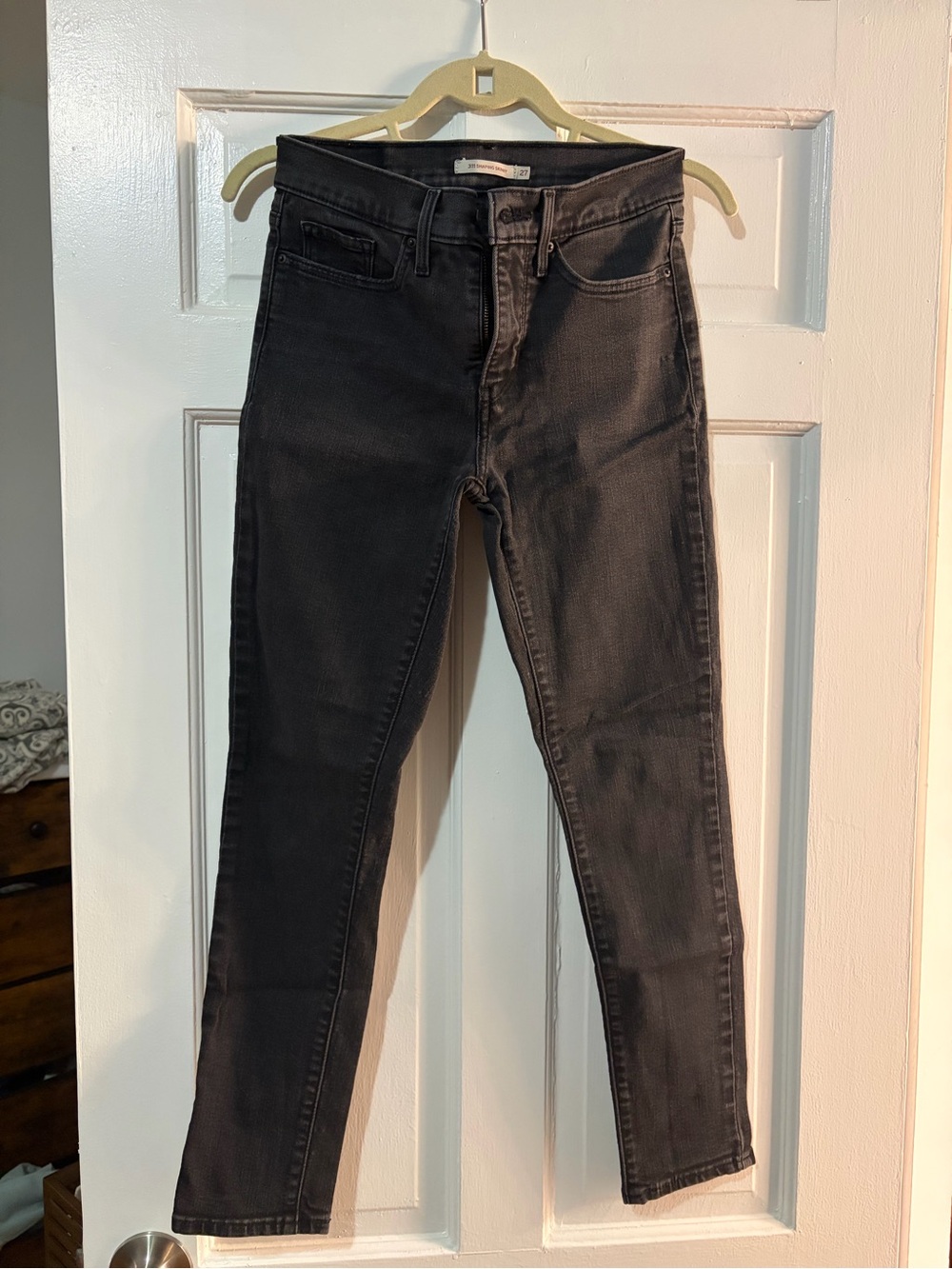 Levi's Women's Skinny Jeans in Charcoal Black